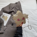 Crèmewitte ster-vormige crossbody tas met lachend gezicht en zilveren kettingriem - Broken Wit