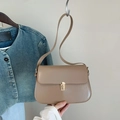 Borsa a tracolla minimalista in pelle kaki con chiusura dorata e cinturino sottile donna - Cachi
