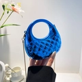 Elektroblaue gesteppte Mondtasche mit goldener Kette und glänzendem Metallic-Finish - Gesteppter Runder Stil (6156) / Blau