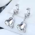 Eleganti orecchini a cuore in argento con pietre verdi e cerchi in metallo lucido - Argento + Cuore Trasparente (31905)
