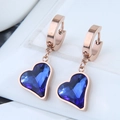 Eleganti orecchini in oro rosa con cristalli scintillanti a forma di cuore blu scuro - Oro Rosa + Cuore Blu Profondo (31903)