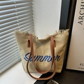 Borsa tote in tela beige con ricamo Summer, frange e manici in pelle marrone - Cachi