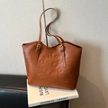 Sac cabas vintage en cuir marron caramel avec motifs papillon et fleurs gaufrés - Brun Sans Pendentif