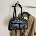 Borsa Boston in pelle nera con motivi di orsi verdi e doppie tasche frontali donna - Nero