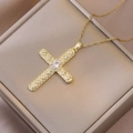 Collar de acero de titanio para mujer con cruz de circonitas de colores en dorado - Cruz de Circonita Transparente (X3884) / Dorado