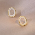 Minimalistische S925 Silbernadel-Ohrringe mit goldenem Metallrahmen und weißer Muschel - Minimalistischer Geometrischer Ovaler Stil (E1178)