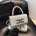 Silbergraue Handtasche mit Strassbesatz, goldenem Logo und verstellbarem Tragegurt - Silber