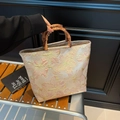 Borsa tote in jacquard floreale con ricami vintage e manico a U in bambù naturale - Rosa