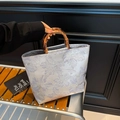 Borsa tote retrò in tessuto jacquard floreale viola con manici in bambù per donna - Viola