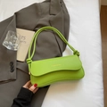 Neongrüne Vintage-Achseltasche mit goldener Schrift und geknotetem Schultergurt - Grün