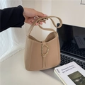 Sac seau en similicuir kaki avec surpiqûres blanches et anneau doré élégant - Kaki