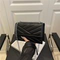 Sac à bandoulière élégant en cuir matelassé noir avec motif à chevrons sophistiqué - Noir