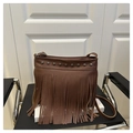 Sac fourre-tout marron foncé rétro avec franges, rivets et texture cuir élégante - Marron