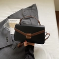 Elegante borsa a mano in pelle bicolore nera e marrone con fibbia in metallo donna - Nero