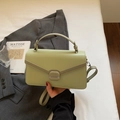 Minimalist avocado green PU leather envelope bag with sleek lock and detachable strap - Green