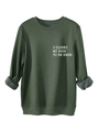 Dettaglio della fodera in pile grigio sulla felpa verde scuro con stampa della scritta - S / Verde Militare
