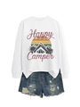 Pull blanc Happy Camper à plat avec short en jean bleu délavé à effet vieilli - Blanc