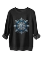 Detail van blauwe sneeuwvlokprint op zwart sweatshirt met dikke grijze fleecevoering - Zwart