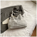 Grand sac cabas décontracté en tissu frangé gris avec bandoulière à motifs de chevrons - Gris
