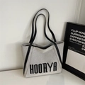 Borsa tote in tela bianco avorio con finiture in pelle nera e scritta HOORYA - Nero