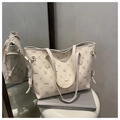 White large capacity tote bag with cartoon rabbit prints and LNBOE lettering detail - Off White