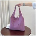 Détail du sac cabas vichy bleu et orange avec doublure fleurie et nœud tissé main - Motif à Carreaux Orange Bleu