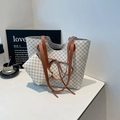 Bruine vintage bedrukte grote shopper set met bijpassende kleine ritszak - Monogram Tote En Zakje / Wit