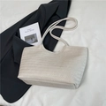Bolso tote tejido blanco crema con diseño de intrecciato y correas delgadas al hombro - Blanco Roto