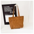 Borsa tote in velluto a coste marrone caramello con tasca con cerniera e tracolla - Marrone