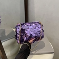 Borsa a tracolla con paillettes viola e catena dorata per feste e moda serale - Viola