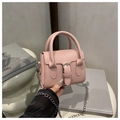 Rosa Mini-Lederhandtasche mit silberner Schnalle und abnehmbarem Kettenriemen - Rosa