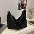 Schwarze Nylon Umhängetasche mit hoher Kapazität und breitem verstellbarem Gurt - Schwarz
