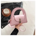 Borsa a mano in pelle opaca rosa con manico a semicerchio e chiusura geometrica dorata - Rosa