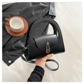 Borsa a mano nera minimalista con manico ritagliato unico e fibbia dorata elegante - Nero