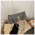 Borsa sottobraccio grigio scuro con trama leopardata discreta e chiusura dorata - Grigio