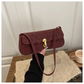 Borsa sottobraccio bordeaux con trama leopardata e chiusura a scatto dorata - Rosso