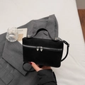 Sac à main en daim noir minimaliste avec fermeture éclair cœur et bandoulière - Noir