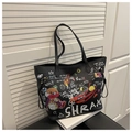 Grote zwarte shopper tas met cartoon beer graffiti en dubbele schouderbanden voor dames - Zwart
