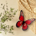 Decoración de pared mariposa 3D roja realista con bordes negros y detalles dorados - Rojo Brillante (NH8004-NH)