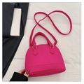 Mini borsa a cupola rosa fenicottero con stampa serpente e dettagli dorati - Rosa Rosso