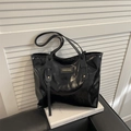 Bolso tote grande de charol negro brillante con asas largas para hombro de moda actual - Negro