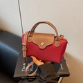 Rode nylon crossbodytas met bruine lederen handvatten en klassiek flapontwerp - Bordeauxrood
