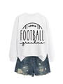 Sweatshirt blanc Football Grandma et short en jean vieilli posés à plat - Blanc (Police Noire)