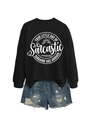 Détail du sweat noir à imprimé soleil et short en jean bleu avec finitions usées et déchirures - Noir (Police Blanche)