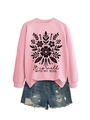 Detalle de sudadera de algodón rosa con estampado floral negro y texto It is well with my soul - S / Sudadera Rosa (Texto Negro)