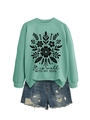 Detalle de sudadera verde menta con estampado floral y texto inspirador It is well with my soul - S / Sudadera Verde Claro (Texto Negro)