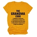 Detailansicht eines senfgelben Baumwoll-T-Shirts mit The Grandma Code-Aufdruck und Rundhals - S / Senfgelb (Schwarze Schrift)