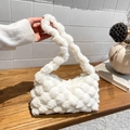Borsa tote in morbida pelliccia sintetica bianca con design intrecciato per moda invernale - Bianco