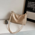 Sac fourre-tout crème en similicuir avec fines anses nouées et bandoulière tissée - Khaki