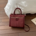 Retro burgundy frosted leather handbag with gold zippers and detachable shoulder strap - Without Pendant / Red